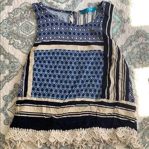 Unique patterned short sleeved blouse